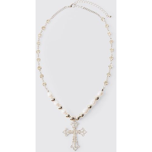 Collana di perle con pendente a croce e perle di metallo - boohoo - Modalova