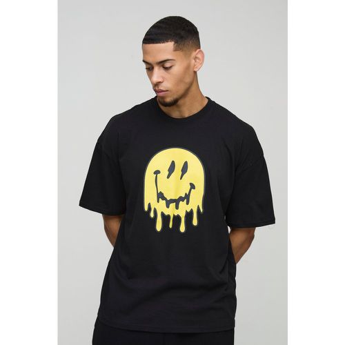 T-shirt oversize con grafica di Smiley stile Graffiti - boohoo - Modalova