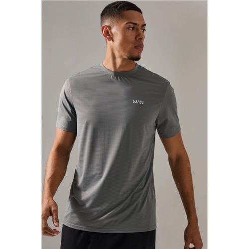 Camiseta Man Active Con Estampado De Cuadrícula - boohoo - Modalova