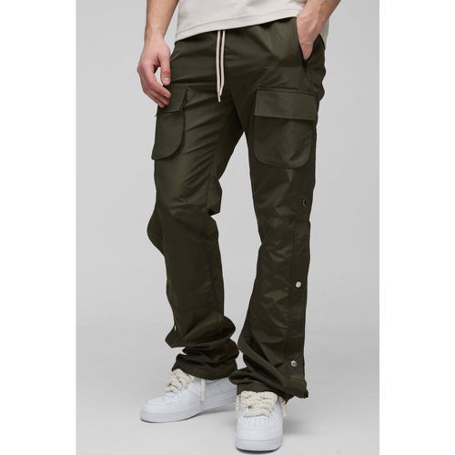 Pantaloni Cargo Tall Slim Fit con vita elasticizzata e pieghe sul fondo - boohoo - Modalova