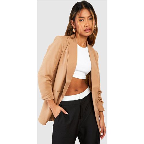 Blazer con ruches sulle maniche - boohoo - Modalova