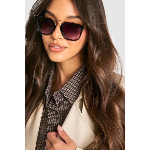 Occhiali da sole squadrati stile Aviatore - boohoo - Modalova