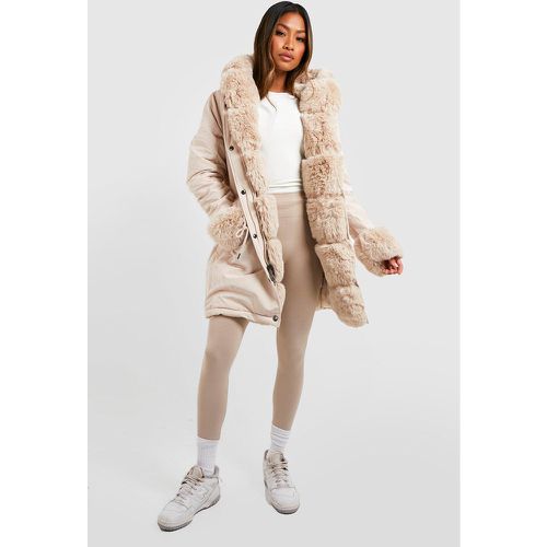 Parka Luxe con colletto e polsini rifiniti in pelliccia sintetica - boohoo - Modalova