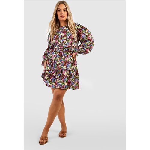 Vestido Plus Skater De Tela Con Estampado De Flores Y Mangas Abullonadas - boohoo - Modalova