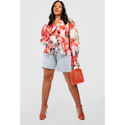 Top Boho Plus Size a fiori con arricciature e laccetti frontali - boohoo - Modalova