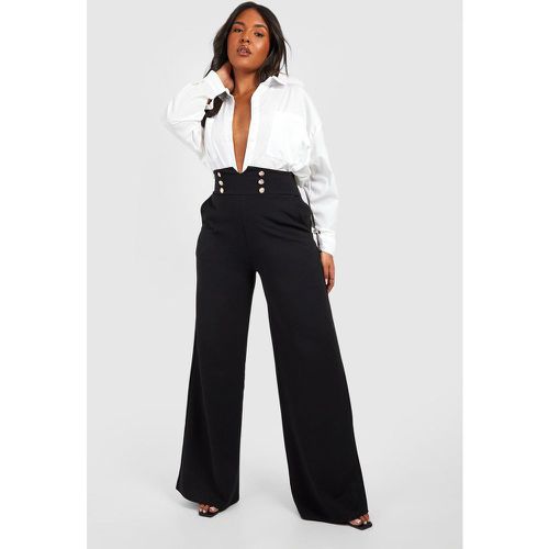 Pantaloni a gamba ampia Plus Size a vita alta con bottoni - boohoo - Modalova