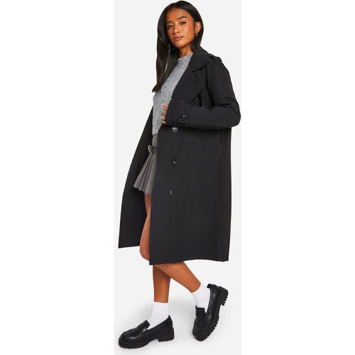 Cappotto Trench Petite con cintura e bottoni 1 - boohoo - Modalova