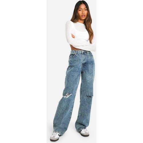 Jeans Basic in taglio maschile con strappi sul ginocchio - boohoo - Modalova