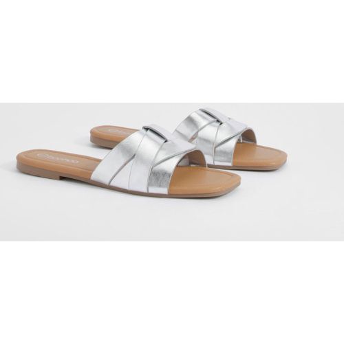 Metallic Woven Basic Mule Sandals - boohoo - Modalova