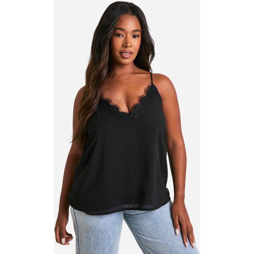 Top smanicato Plus Size in chiffon con inserti in pizzo - boohoo - Modalova