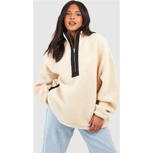 Felpa Plus Size a collo alto con zip corta a contrasto - boohoo - Modalova