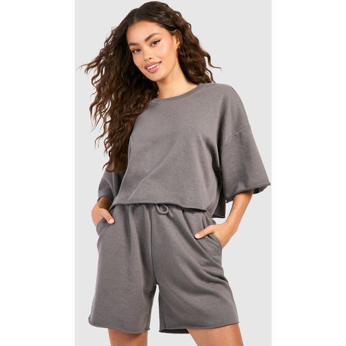 Short Sleeve Crop Sweatshirt And Short Set - boohoo - Modalova
