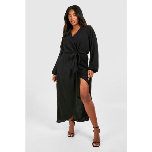 Vestito maxi Plus Size in raso con trama e laccetti - boohoo - Modalova