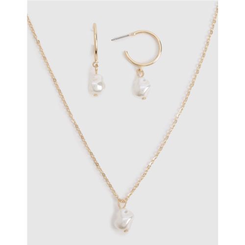 Drop Pearl Hoop Earrings And Necklace Set - boohoo - Modalova