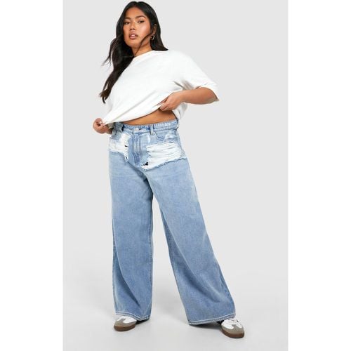 Jeans dritti Plus Size a effetto consumato - boohoo - Modalova