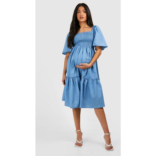 Maternity Shirred Chambray Midi Smock Dress - boohoo - Modalova