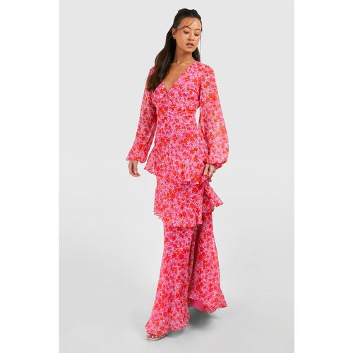 Vestito maxi Tall a incrocio a fiori con balze - boohoo - Modalova