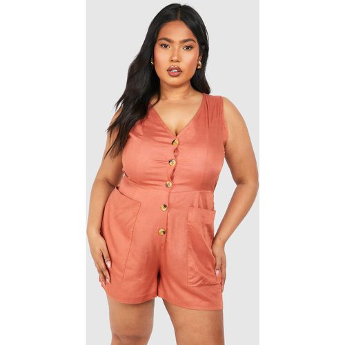 Tutina Plus Size sartoriale con bottoni - boohoo - Modalova