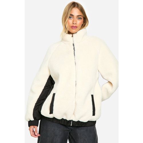 Chaqueta De Borreguito Sintético Con Paneles De Nailon - boohoo - Modalova