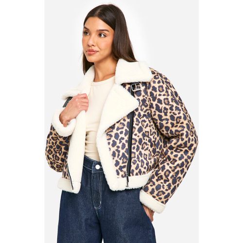 Chaqueta De Aviador Crop Con Estampado De Leopardo - boohoo - Modalova