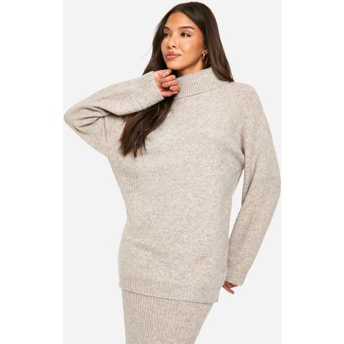 Maglione oversize a coste miste con collo alto - boohoo - Modalova