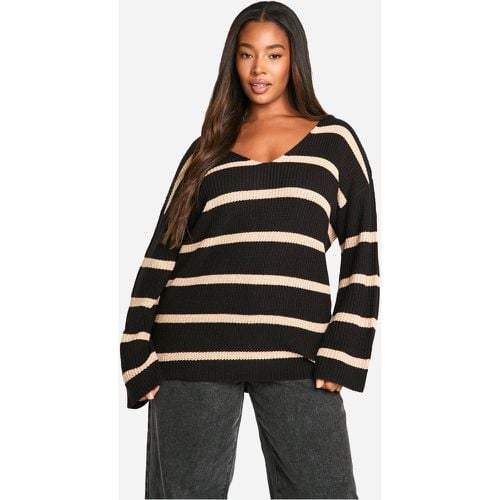 Jersey Plus Oversize Grueso Con Rayas Y Escote De Pico - boohoo - Modalova