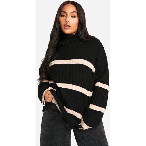 Maglione Plus Size a coste spesse a righe con collo alto - boohoo - Modalova