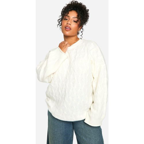 Maglione Plus Size oversize in maglia morbida intrecciata - boohoo - Modalova