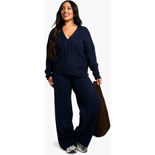 Set Plus Size cardigan in maglia morbida a coste spesse & pantaloni a gamba ampia - boohoo - Modalova