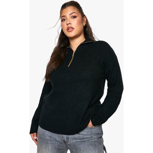 Maglione Plus Size in maglia a coste morbide con colletto e zip corta - boohoo - Modalova