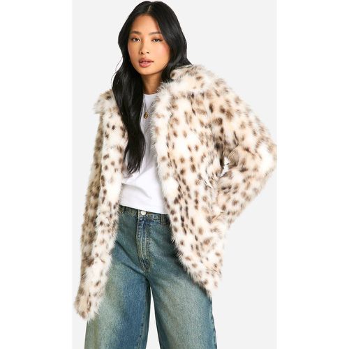 Abrigo Petite De Pelo Sintético Con Estampado De Leopardo De Las Nieves - boohoo - Modalova