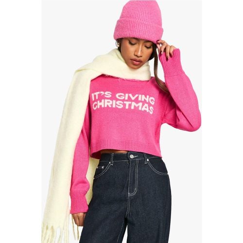 Maglione corto natalizio con slogan Its Giving - boohoo - Modalova