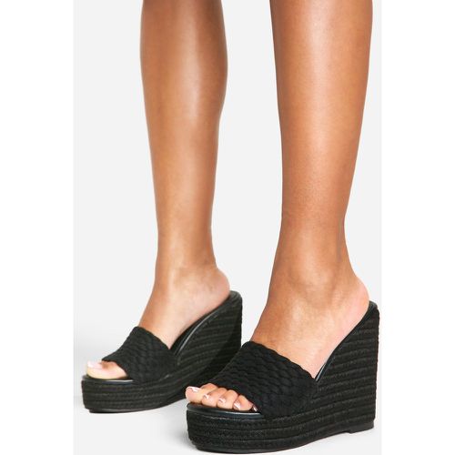 Sandali Mules in tessuto con zeppe frontali - boohoo - Modalova