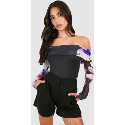 Top Petite in rete a fiori con spalle scoperte - boohoo - Modalova