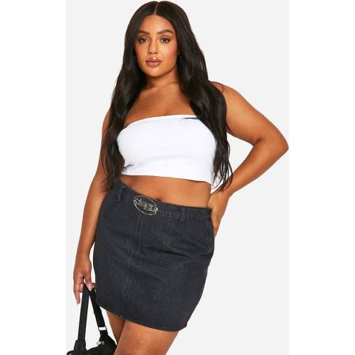 Minigonna Plus Size in denim con stemma Dsgn - boohoo - Modalova