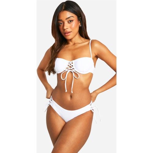 Top bikini con laccetti e ferretto - boohoo - Modalova