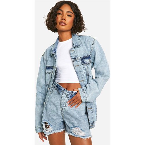 Giacca in denim Tall oversize in lavaggio acido - boohoo - Modalova