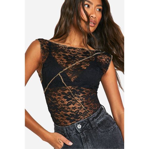 Top in pizzo con cuciture esposte - boohoo - Modalova