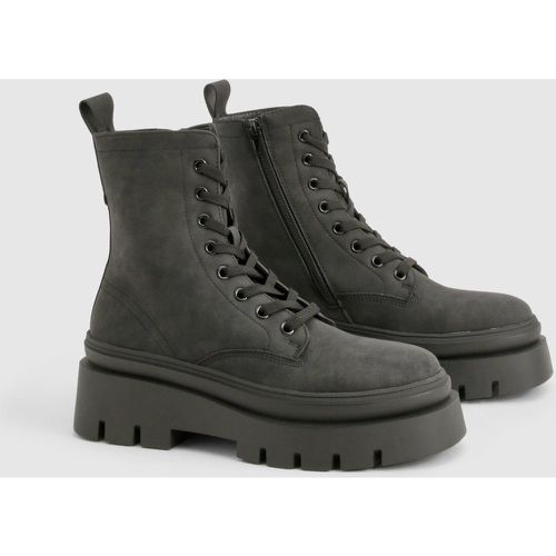 Botas Militares Con Cordones Cruzados Y Suela Gruesa - boohoo - Modalova