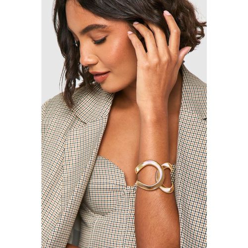 Brazalete Dorado Texturizado - boohoo - Modalova