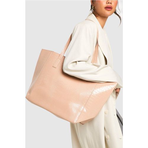 Borsa Tote da giorno oversize in pelle sintetica effetto coccodrillo - boohoo - Modalova