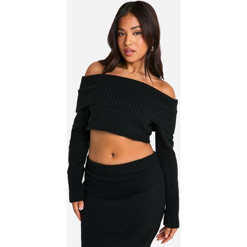 Maglione corto Petite in maglia con scollo Bardot - boohoo - Modalova