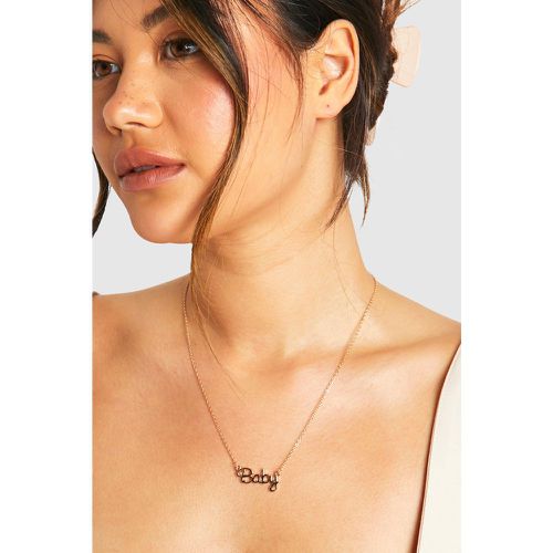 Collana color oro con slogan Baby - boohoo - Modalova