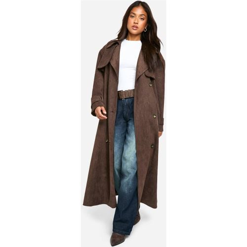 Cappotto Trench Petite in scamosciato sintetico - boohoo - Modalova