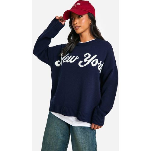 Maglione a girocollo Petite oversize in maglia New York - boohoo - Modalova