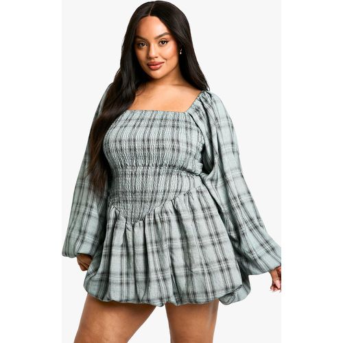 Vestito Plus Size a sbuffo increspato a quadri - boohoo - Modalova