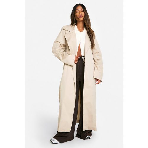 Gabardina Maxi Con Cinturón Y Hombreras - boohoo - Modalova