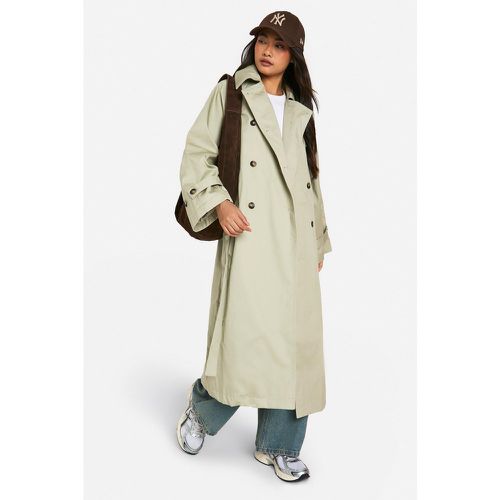 Cappotto Trench a doppiopetto con maniche ampie e cintura - boohoo - Modalova