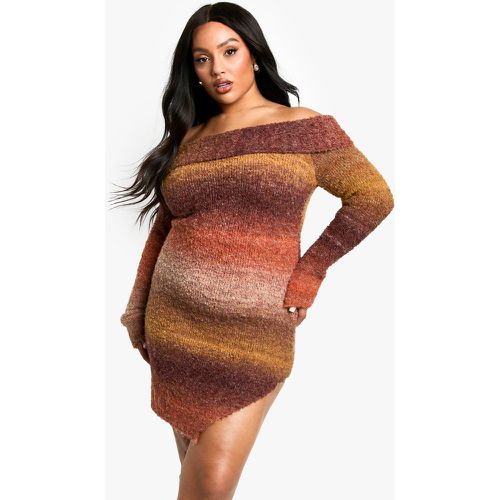 Miniabito Plus Size in maglia morbida sfumata con scollo Bardot - boohoo - Modalova