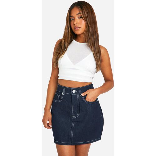 Minigonna Petite in denim indaco - boohoo - Modalova